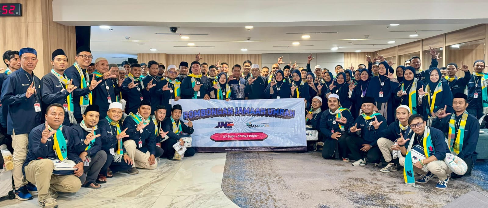Pemberangkatan umroh ksatria dan srikandi JNE. Istimewa