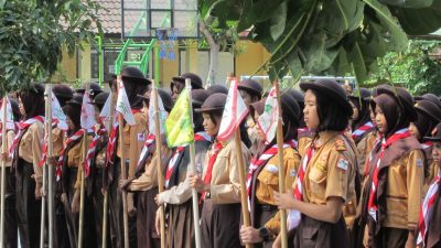 Weekend Camp Scout of Satya Taruna SMPN 24 Malang: Bentuk Karakter Mandiri dan Berjiwa Kepemimpinan