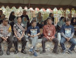 PLN NP UP Brantas Gelar Kegiatan Pelepasan Penyu Bertajuk Memerdekakan Penyu bersama Relawan Peduli Lingkungan