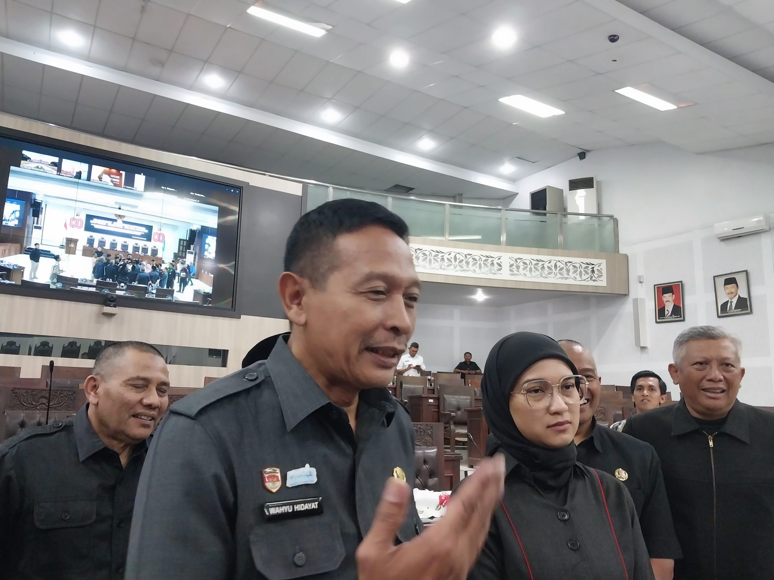 Wali Kota Malang Wahyu Hidayat usai rapat paripurna KUA-PPAS untuk APBD 2025 di DPRD, Rabu (3/9). Foto: Tugusatu/Maghfirotul Hasanah