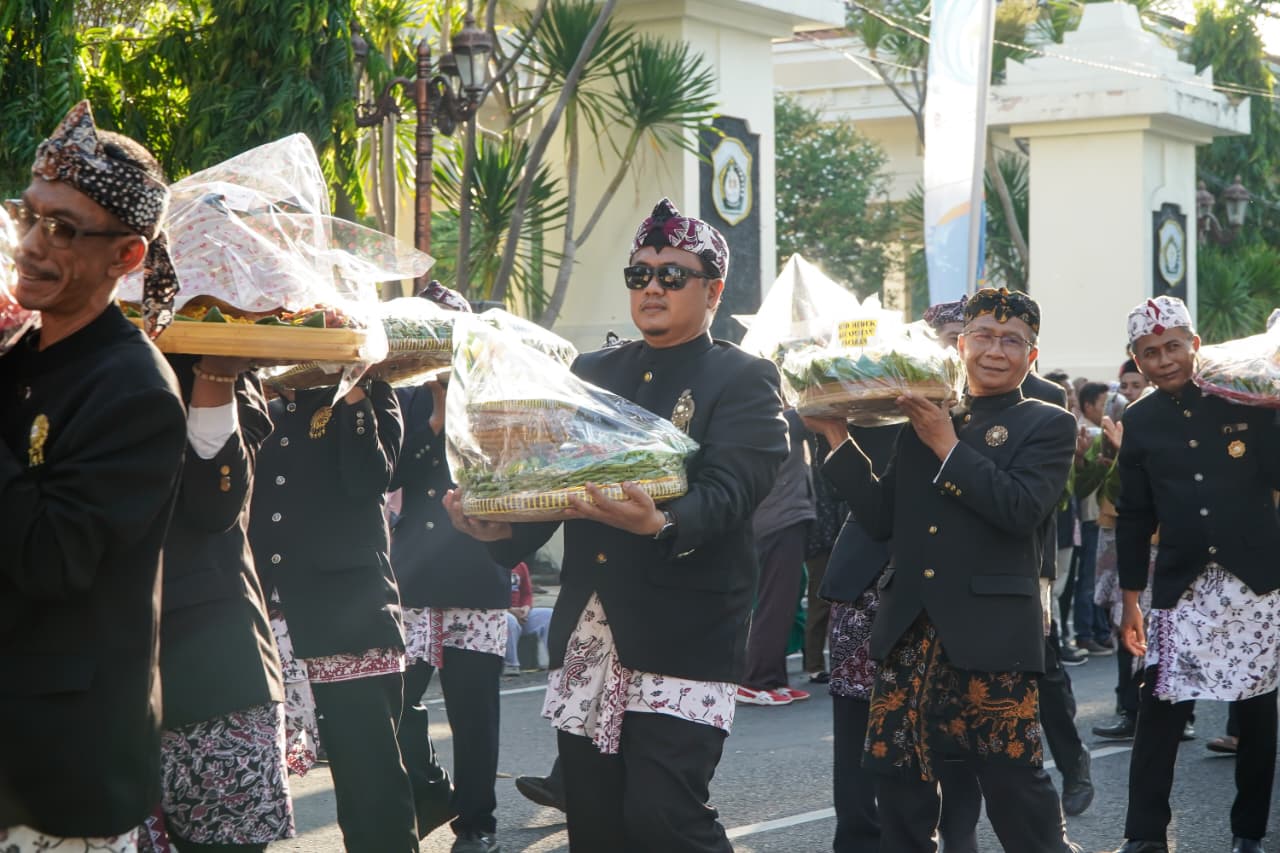Kemeriahan Festival Adat Budaya Nusantara ke V di Kabupaten Lamongan. Foto: Tugusatu/Ahmad Yakub