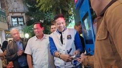 Wali Kota Malang Wahyu Hidayat meresmikan anjungan air siap minum di Kayutangan Heritage. Foto: Tugusatu/Maghfirotul Hasanah