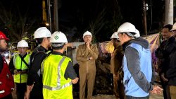 Wali Kota Malang Wahyu Hidayat mengecek proyek drainase Jalan Suhat. Foto: Dok Prokompim Kota Malang