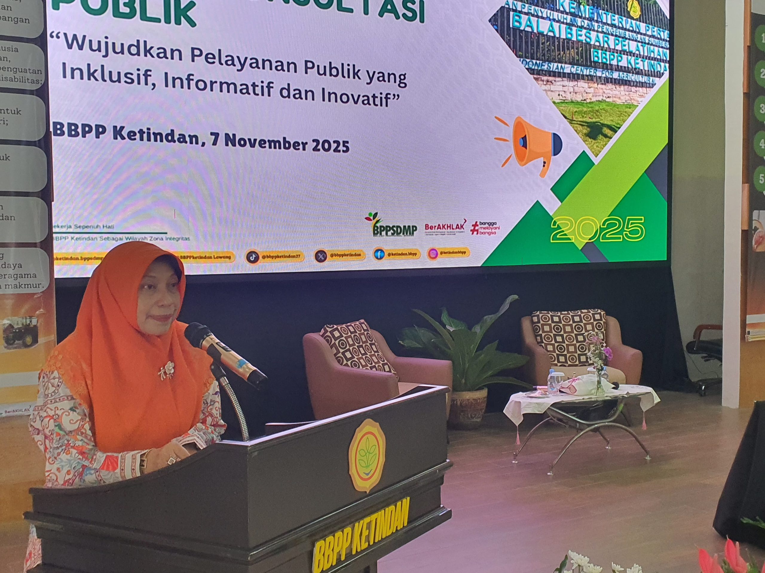 Kepala BBPP Ketindan, Nurul Qomariyah, saat memberikan sambutan pada Forum Konsultasi Publik (FKP) dengan tema “Wujudkan Pelayanan Publik yang Inklusif, Informatif, dan Inovatif” di BBPP Ketindan, Kab. Malang, Jumat (7/11/2025). Istimewa