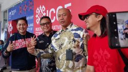 Kepala Dinas Koperasi, Perindustrian dan Perdagangan Kota Malang, Eko Sri Yuliadi (kedua dari kanan) saat pembukaan Festival Mbois ke-10 di MCC. Foto: Tugusatu/Maghfirotul Hasanah