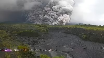 Gunung Semeru Ditutup