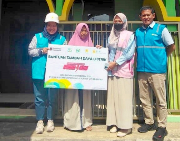 PT PLN Nusantara Power Unit Pembangkitan Brantas (PLN NP UP Brantas) berkolaborasi dengan PT PLN ULP Sumberpucung melaksanakan program Power Hero. Foto: Dok. PLN NP UP Brantas