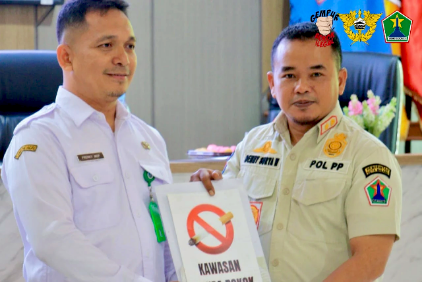 Satpol PP Goes to School sosialisasi dan edukasi di SMKN 10 Kota Malang tentang kawasan tanpa rokok, Rabu (8/10/2025). Foto-foto: Dok. Diskominfo Kota Malang