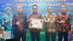 Raih Penghargaan TP2DD 2025, Wali Kota Batu Komitmen Lanjutkan Transformasi Tepat Arah