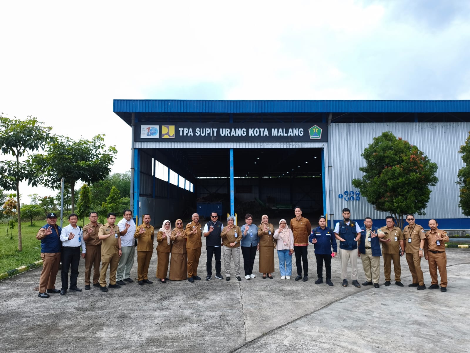 Kementerian Lingkungan Hidup/Badan Pengendalian Lingkungan Hidup meninjau langsung Tempat Pemrosesan Akhir (TPA) Supit Urang, pada 29 Oktober 2025 sampai 3 November 2025. Foto: Dok. DLH Kota Malang