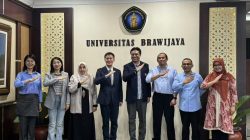 Dekan FIB UB, Hamamah, S.Pd., M.Pd., Ph.D (tiga dari kiri), Prof. Dr. Yong (Hardy) Xiang (empat dari kiri) dan Wakil Rektor IV Bidang Kerja Sama dan Internasionalisasi UB , . Prof. Andi Kurniawan S.Pi., M.Eng. D.Sc. pada pertemuan dengan Peking University Februari lalu. Istimewa