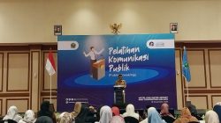 Kelompok warga di Kota Malang, Jawa Timur, mengikuti pelatihan komunikasi publik di era medsos. Foto: Tugusatu/Maghfirotul Hasanah