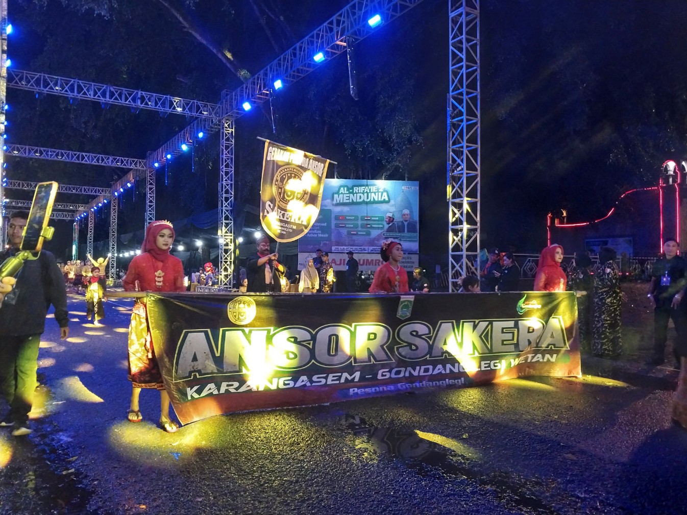 Peserta parade sound horeg di Gondanglegi yang atraktif.