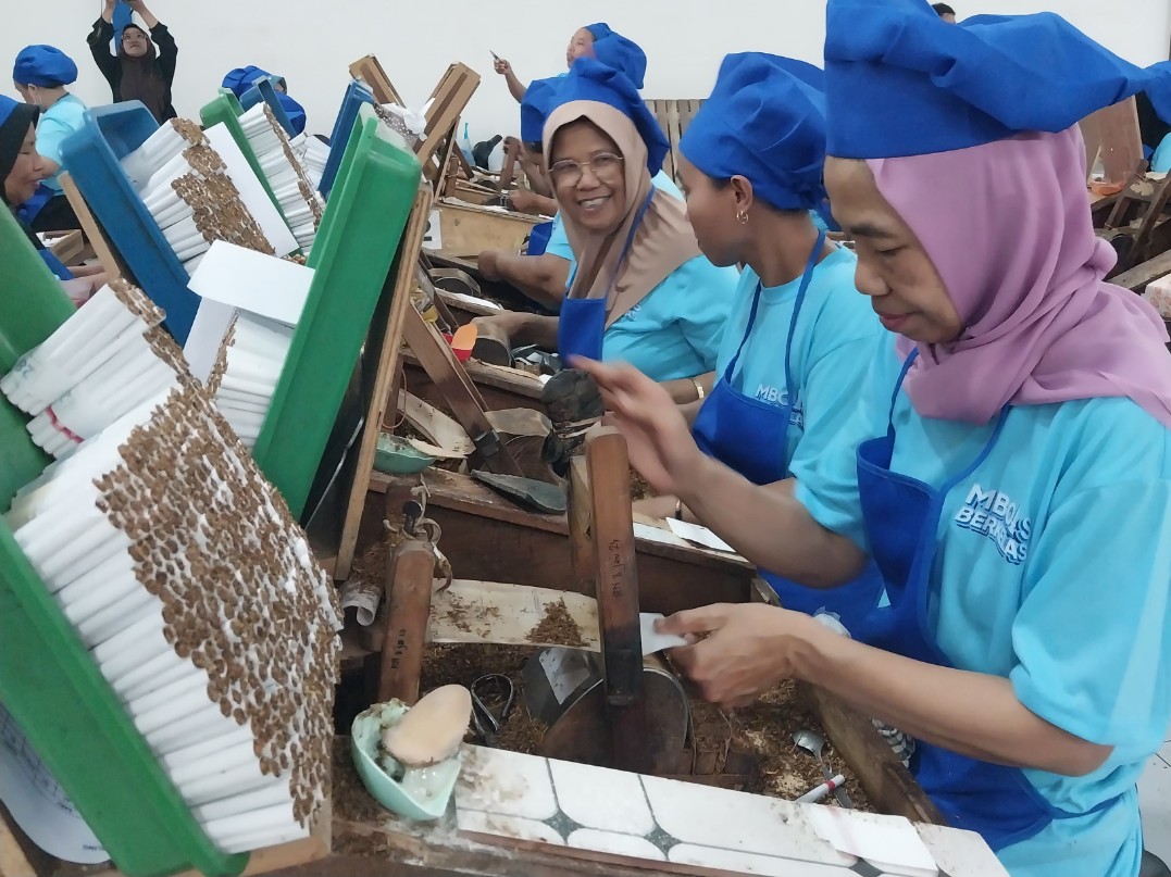 Sebanyak 500 peserta mengikuti pelatihan di Pabrik Rokok Jati Sari dan Pabrik Abadi Jaya Kota Malang.