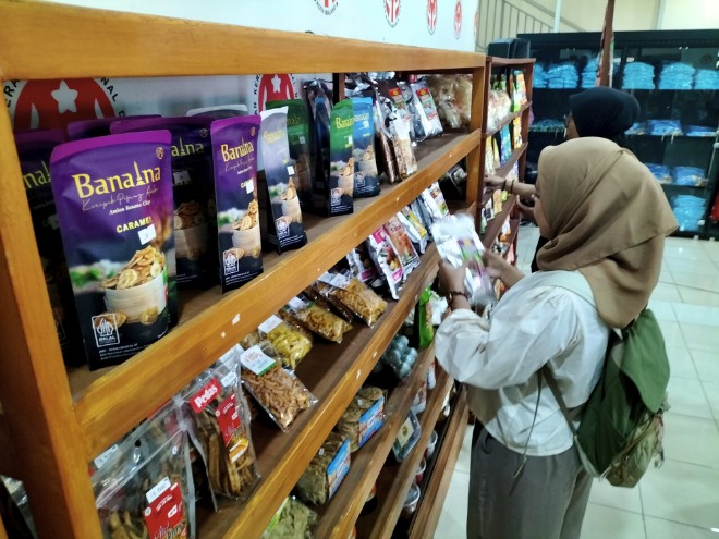 Berbagai produk UMKM Kota Malang naik kelas.