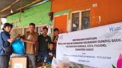 PLN NP UP Brantas menyalurkan bantuan kemanusiaan bagi masyarakat terdampak banjir bandang yang melanda sejumlah wilayah di Sumatra Barat. Foto: Dok. PLN NP UP Brantas
