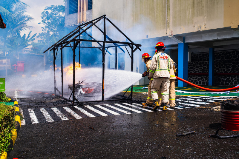PLN NP UP Brantas) menggelar simulasi Business Continuity Plan (BCP) Kebakaran di Ruang Data Center, Selasa (23/12/2025). Foto: Dok. PLN NP UP Brantas