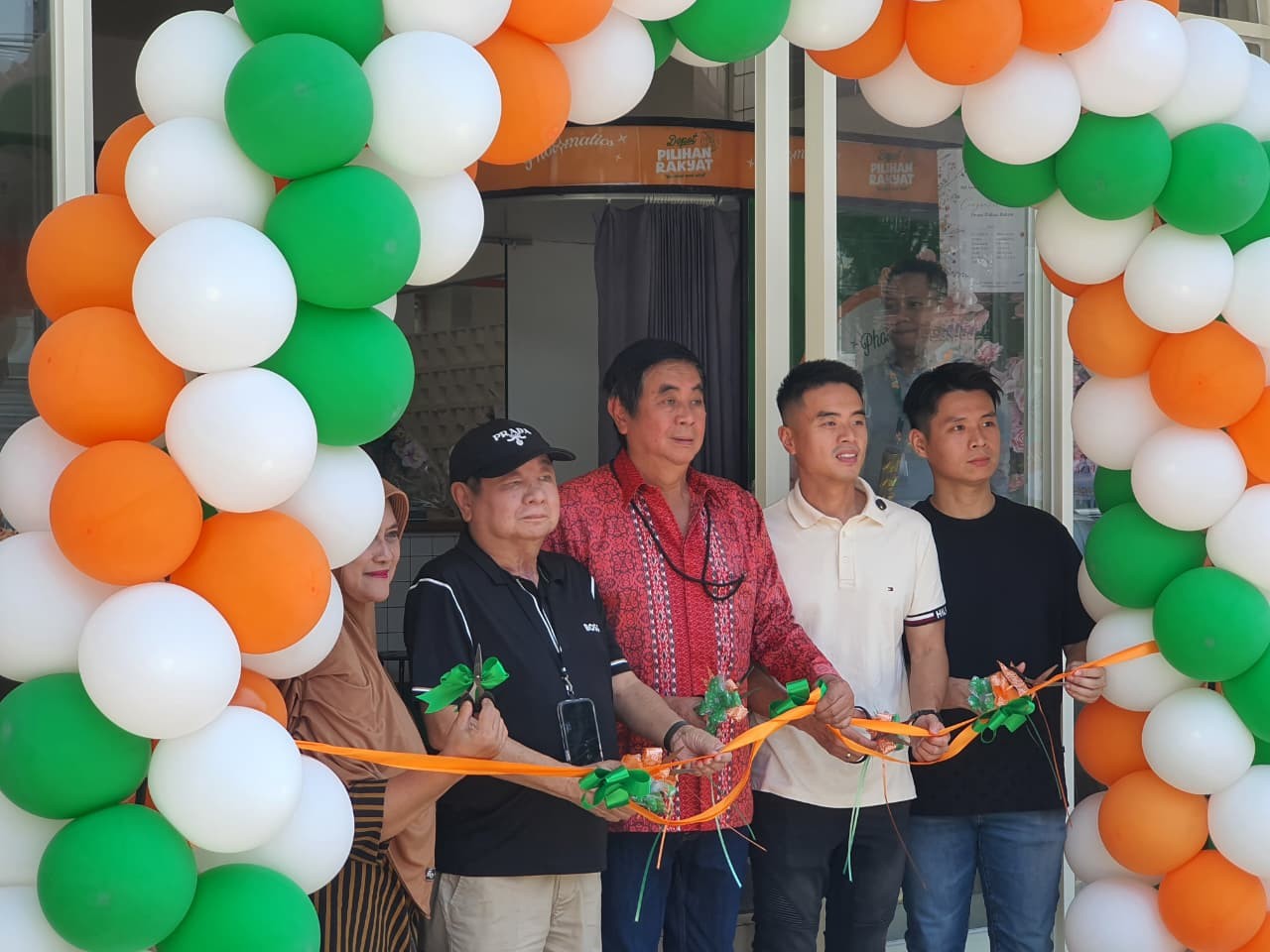 Pemotongan pita peresmian Grand Opening Dapur Pilihan Rakyat, Jl Ciliwung No. 55 Kota Malang, Sabtu (31/1/2026). Istimewa  