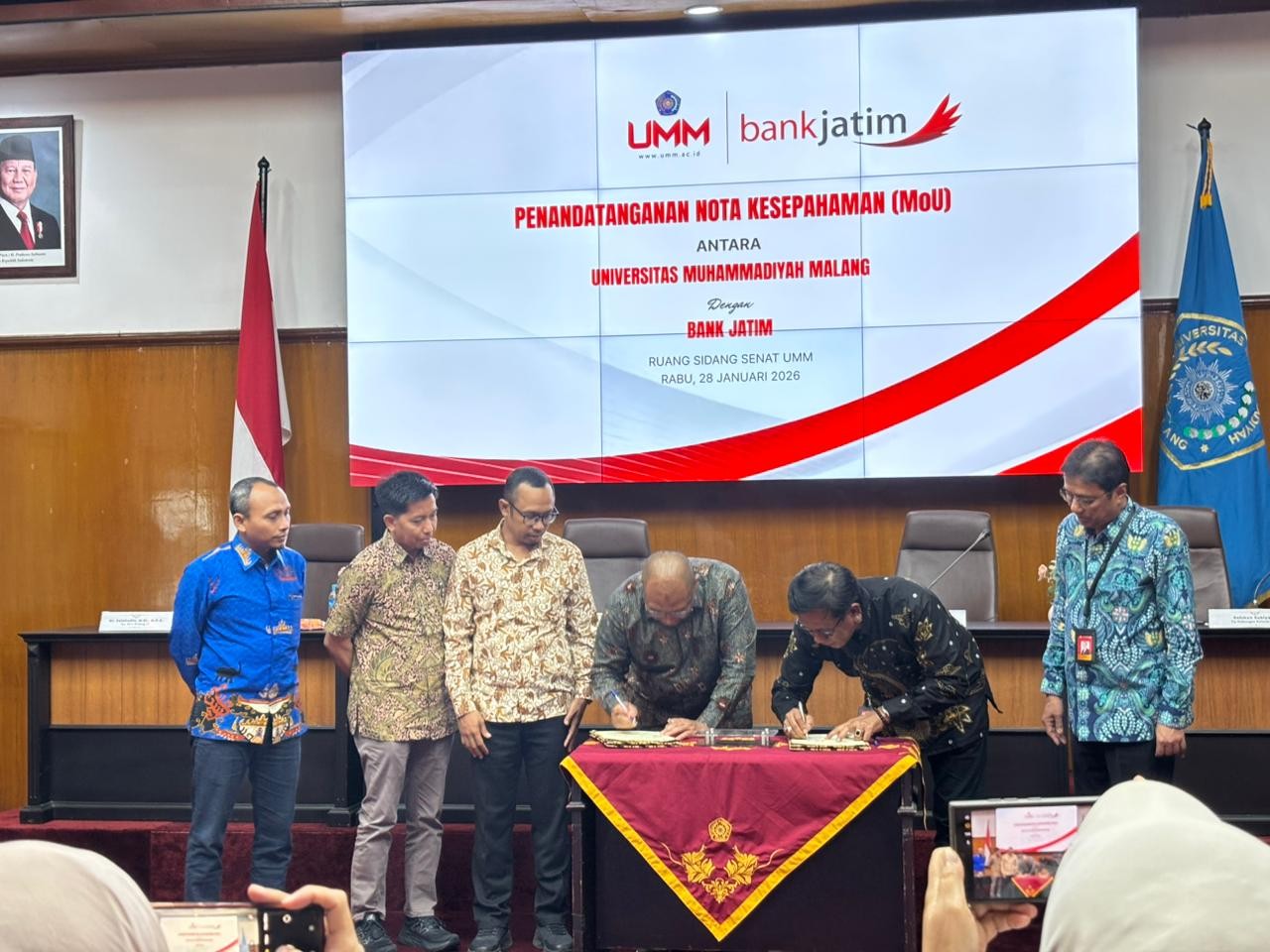 Penandatanganan MoU kerja sama antara Bank Jatim dan UMM. Istimewa