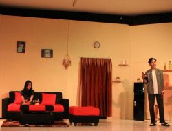 Mahasiswa BSI Modern UMM Pentaskan “Lakon Elegi Musim Panas” dan “Orang Kasar”