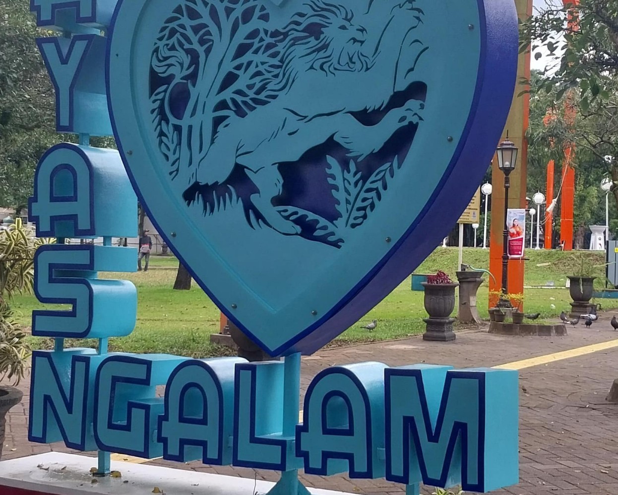 Ikon baru di Alun-Alun Merdeka Malang. Foto: Tugusatu/Maghfirotul Hasanah