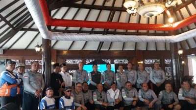 Peserta Gowes Peduli Sumatra di Balai Kota Malang, Jawa Timur. Foto: Tugusatu/Maghfirotul Hasanah