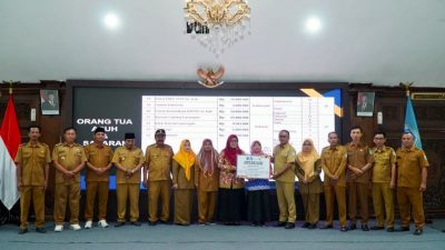 PKK Lamongan Salurkan Bantuan Program Genting Periode Kedua