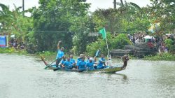 Peserta Ansor Dragon Boat Cup 2026 begitu atraktif dalam gelaran perdana di Kali Blawi, Kecamatan Karangbinangun, Kabupaten Lamongan, Jawa Timur, Minggu (8/2/2026). Foto: Tugusatu/Ahmad Yakub/ist