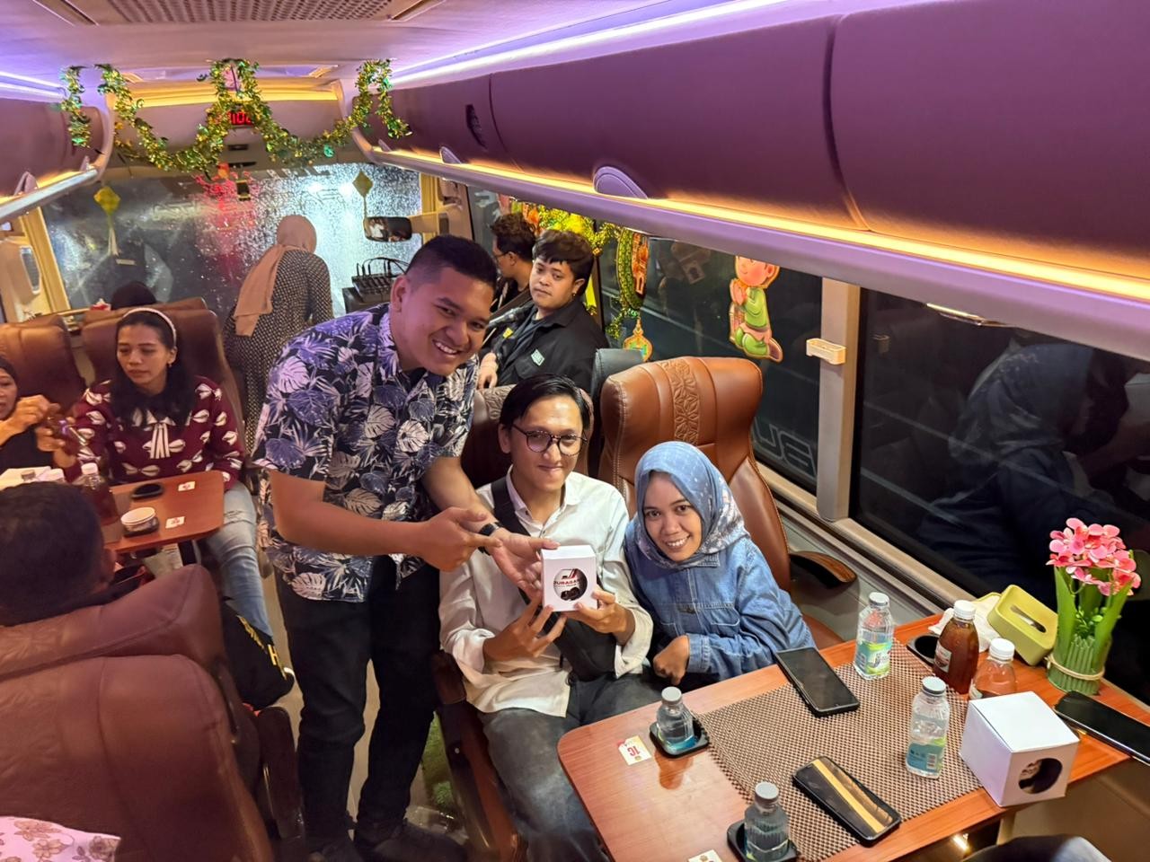 Suasana Ngabsul nik bus Juragan99 Trans. Istimewa