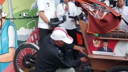 Pengayuh Becak Listrik di Kota Malang Terima Bantuan Token