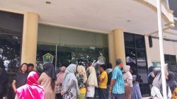 Gagal Dapatkan Sembako Murah, Emak-Emak Geruduk Kantor Kecamatan Kedungkandang Malang