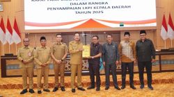 Bupati Yuhronur Efendi dan Wakil Bupati Dirham Akbar Aksara menyampaikan Laporan Keterangan Pertanggungjawaban (LKPJ) dalam rapat paripurna DPRD, Senin (30/3/2026). Foto: Tugusatu/Ahmad Yakub/ist