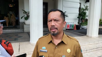 Pelaksana harian (Plh) Kepala DLH Kota Malang Raymond Gamaliel Hatigoran Matondang. Foto: Tugusatu/Bagus Suryo