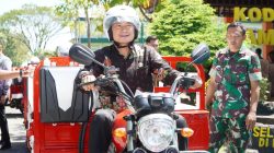 Bupati Lamongan, Yuhronur Efendi akrab disapa Pak Yes mendistribusikan kendaraan roda tiga untuk Koperasi Merah Putih di Makodim 0812 Lamongan pada Jumat (13/3/2026). Foto: Tugusatu/Ahmad Yakub/ist