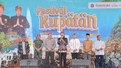 Bupati Lamongan Yuhronur Efendi akrab disapa Pak Yes bersama pemangku kepentingan membuka Festival Kupatan 2026 di kawasan Menara Rukyat, Sabtu (28/3). Foto: Tugusatu/Ahmad Yakub/ist