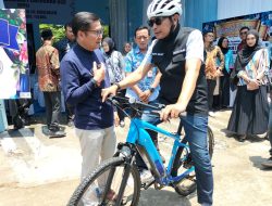Wali Kota Wahyu Gowes dari Balai Kota ke Gang Warga