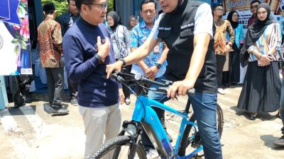 Wali Kota Wahyu Gowes dari Balai Kota ke Gang Warga