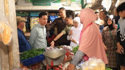 Kunjungi Pasar di Tuban, Wapres Tekankan Pemda Jaga Stabilitas Pasokan Pangan Jelang Lebaran