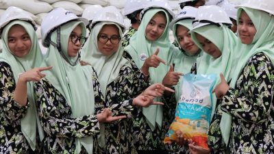 Eduwisata di Bulog Cabang Malang, Siswa MAN 1 Kota Malang Tinjau Gudang Kebonagung