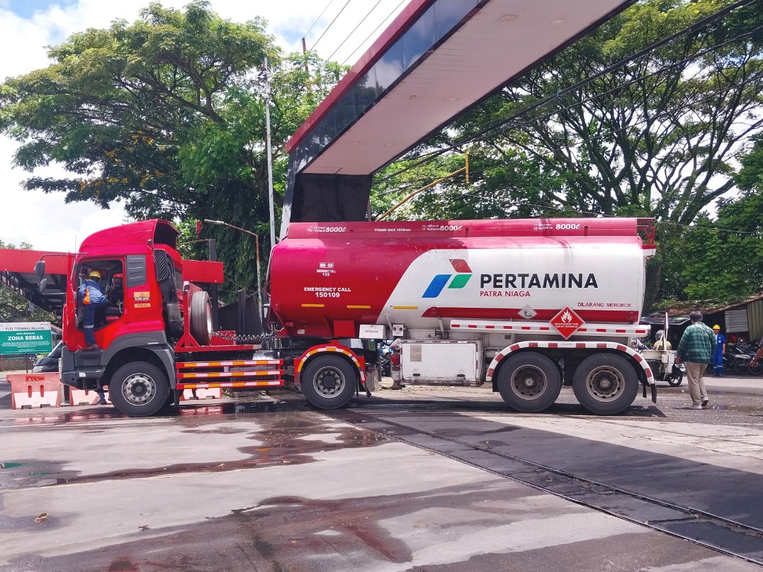 Aktivitas di PT Pertamina Patra Niaga Fuel Terminal Malang. Foto: Tugusatu/Maghfirotul Hasanah