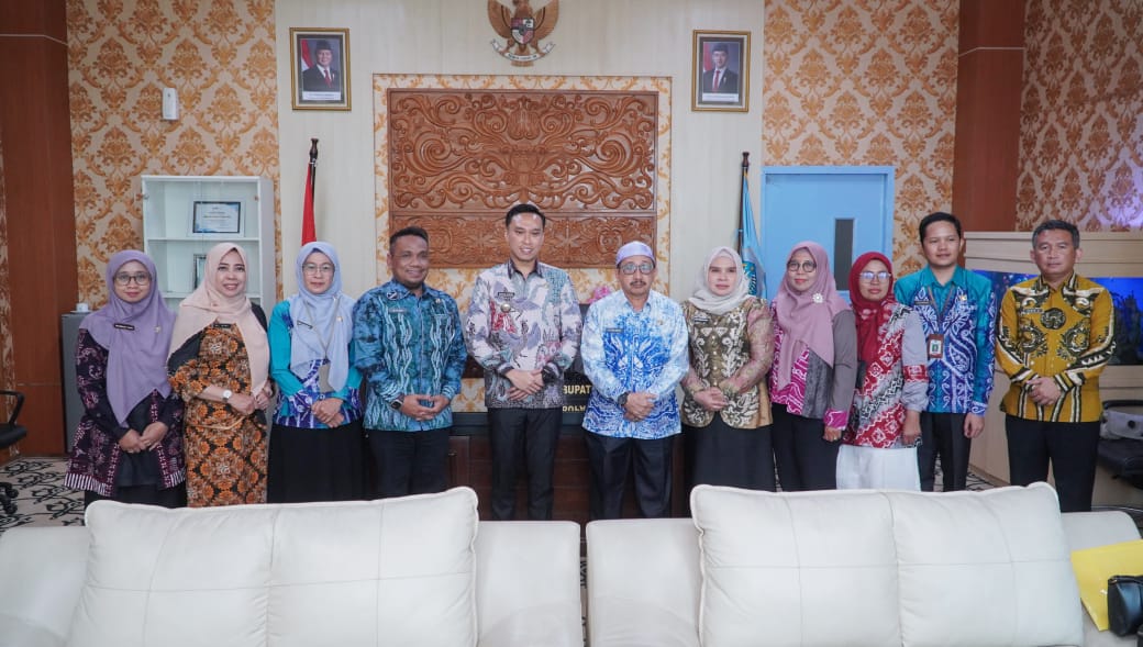 Wakil Bupati Lamongan Dirham Akbar Aksara menerima kunjungan kerja soal stunting dari Kabupaten Banjar dan Kota Salatiga. Foto: Tugusatu/Ahmad Yakub/ist