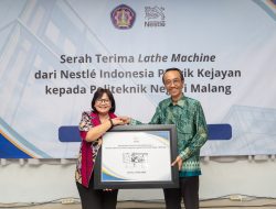 Dukung Pengembangan Talenta Muda Jawa Timur, Nestlé Indonesia Sumbangkan Lathe Machine ke Polinema