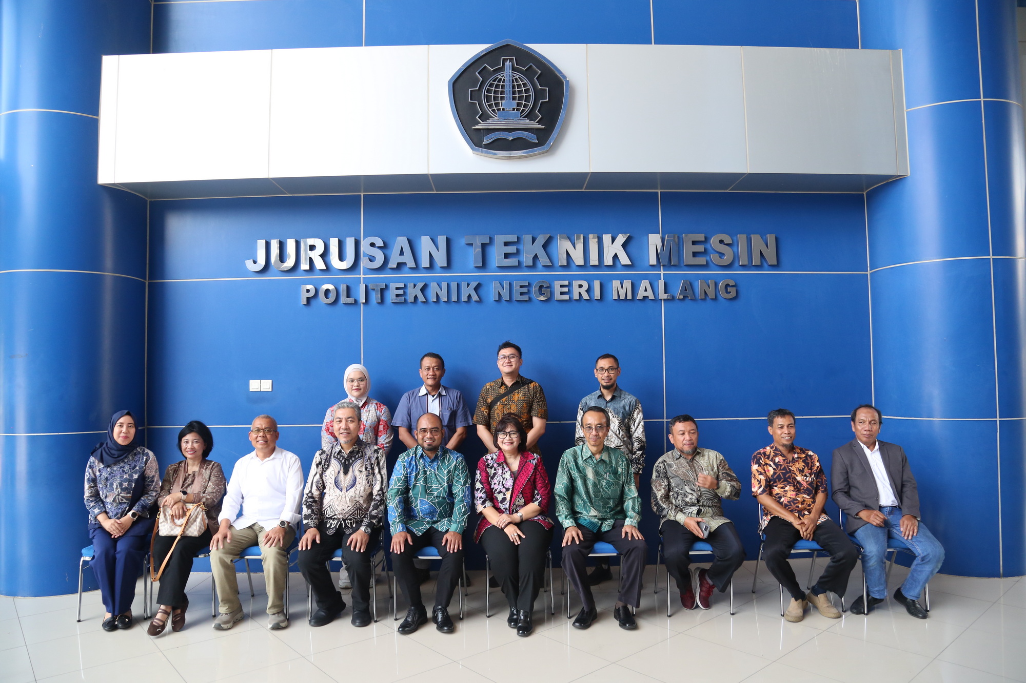 Sesi foto bersama diikuti oleh jajaran pimpinan Nestlé Indonesia dan Politeknik Negeri Malang sebagai simbol kolaborasi berkelanjutan dalam mendukung pengembangan talenta lokal. Istimewa