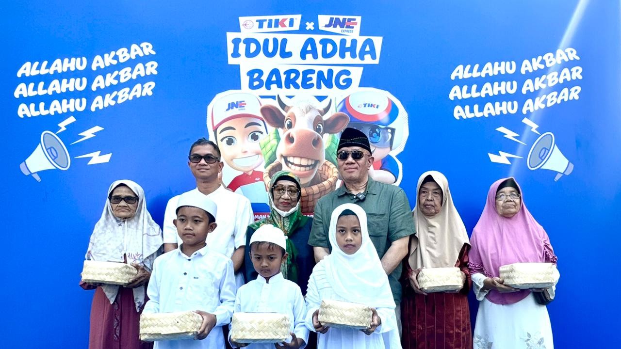 Kemeriahan kegiatan kurban JNE dan TIKI. Istimewa