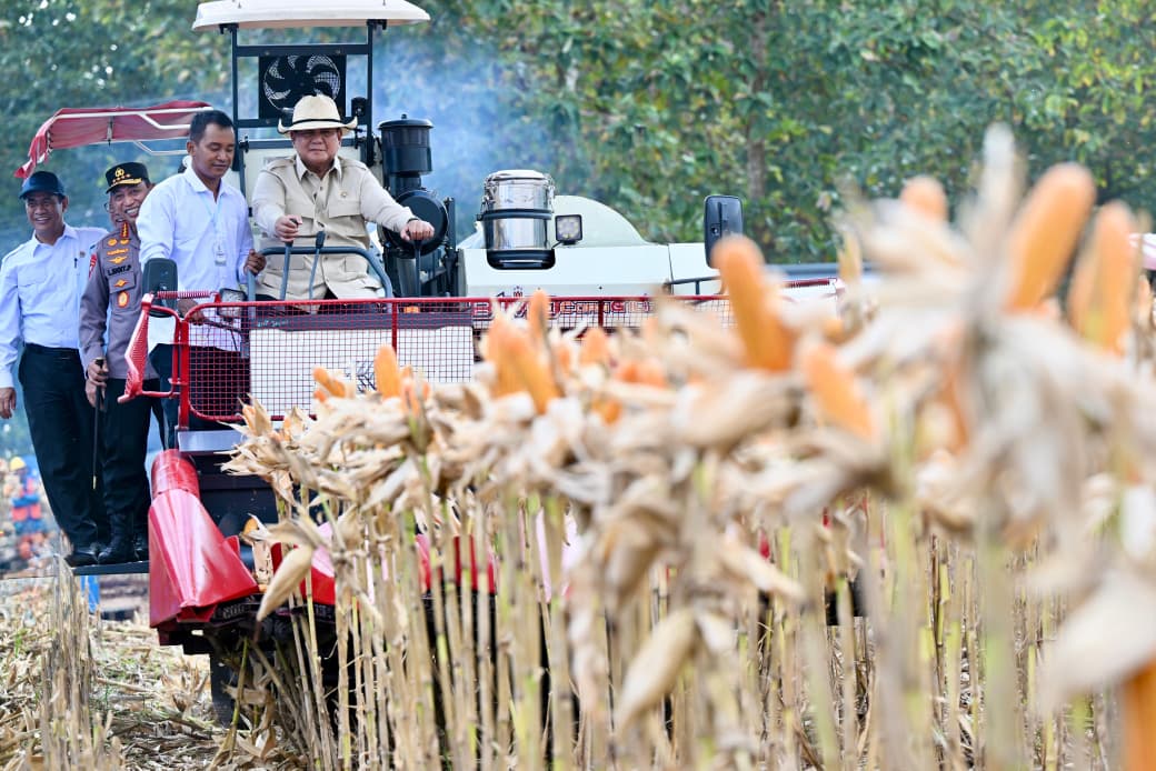 Presiden Prabowo Subianto menegaskan ketahanan pangan menjadi fondasi utama dalam menjaga kedaulatan bangsa. Hal itu disampaikan Kepala Negara di Kabupaten Tuban, Jawa Timur, Sabtu (16/5/2026). Foto: Biro Pers, Media, dan Informasi Sekretariat Presiden