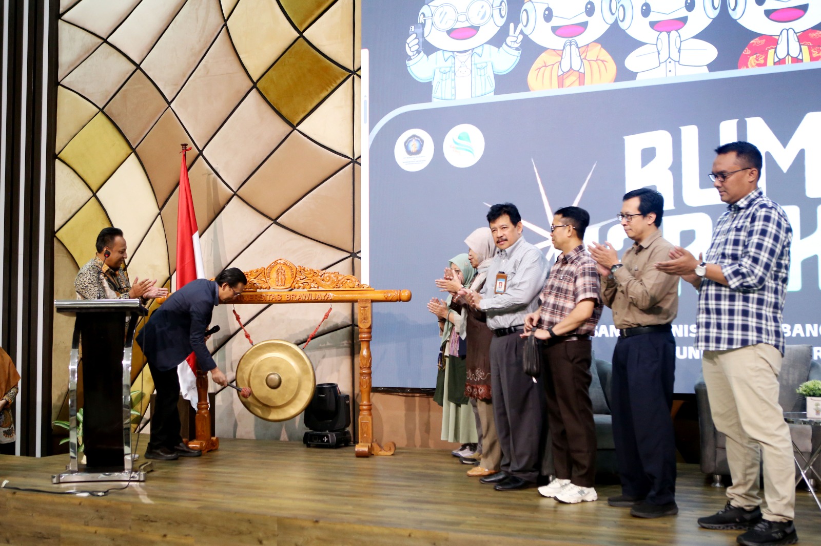 Rektor Universitas Brawijaya Prof. Widodo meresmikan Rumah Karakter, Rabu (20/5/2026). Foto: Humas UB