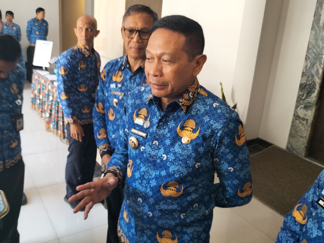 Wali Kota Malang Wahyu Hidayat menyatakan tim sedang membahas berbagai skenario imbas kenaikan harga Pertamax dan efisiensi anggaran pemerintah. Foto: Tugusatu/Bagus Suryo