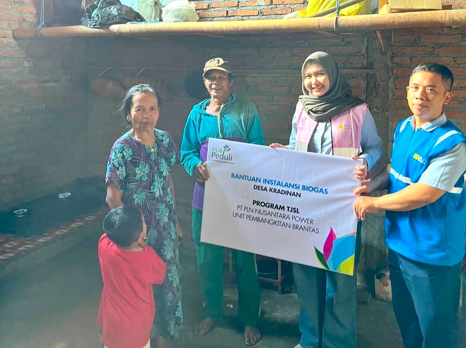PLN NP UP Brantas memperluas manfaat biogas melalui saluran perpipaan di Desa Kradinan, Kecamatan Pagerwojo, Kabupaten Tulungagung, Jawa Timur. Foto: PLN NP UP Brantas