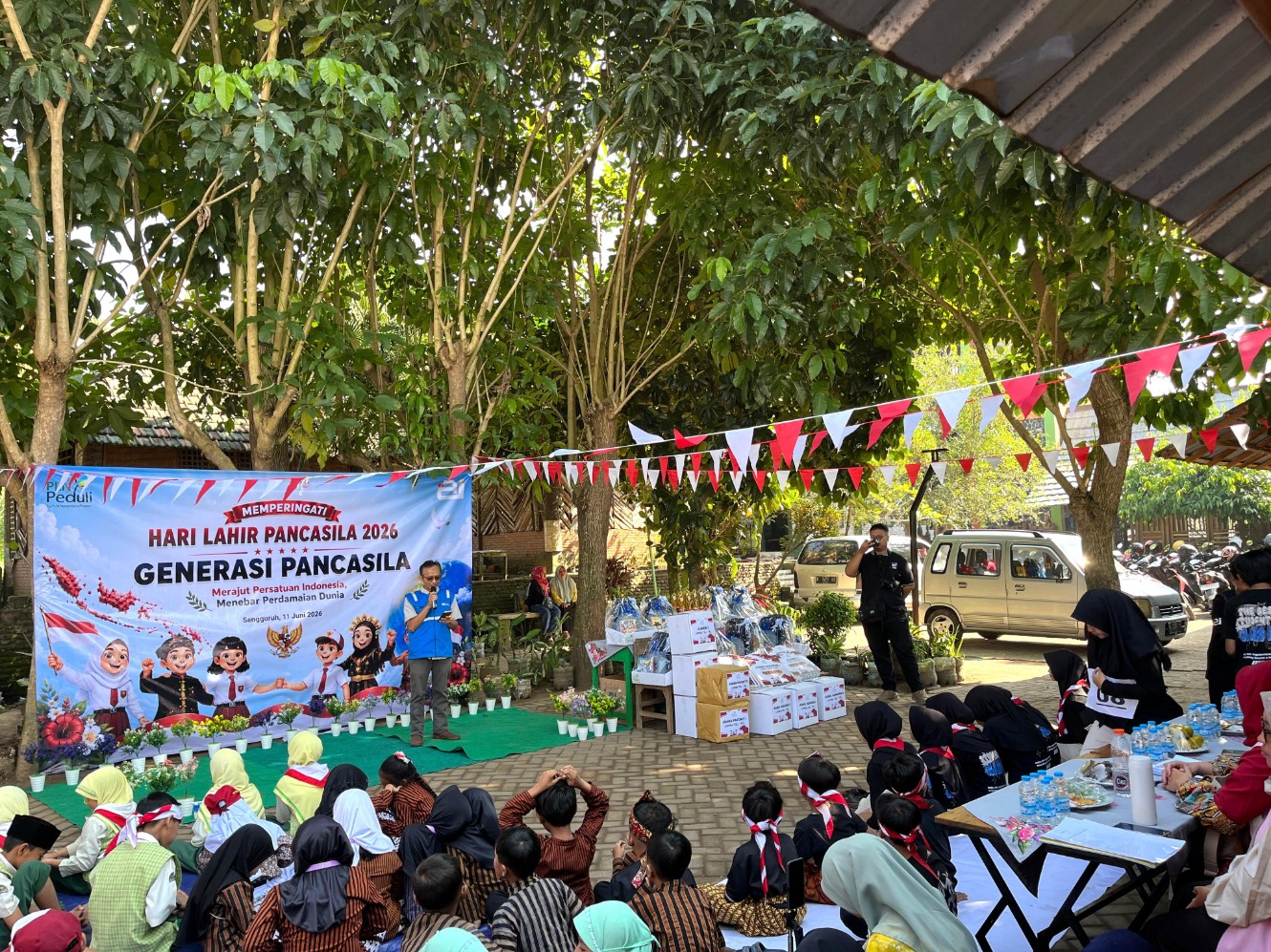 PT PLN Nusantara Power Unit Pembangkitan Brantas (PLN NP UP Brantas) menggelar serangkaian perlombaan di Sekolah Alam Madrasah Ibtidaiyah Bilingual Al-Ikhlas (MIBA) Sengguruh Kepanjen, Kabupaten Malang, Jawa Timur, Kamis (11/6/2026). Foto: PLN NP UP Brantas