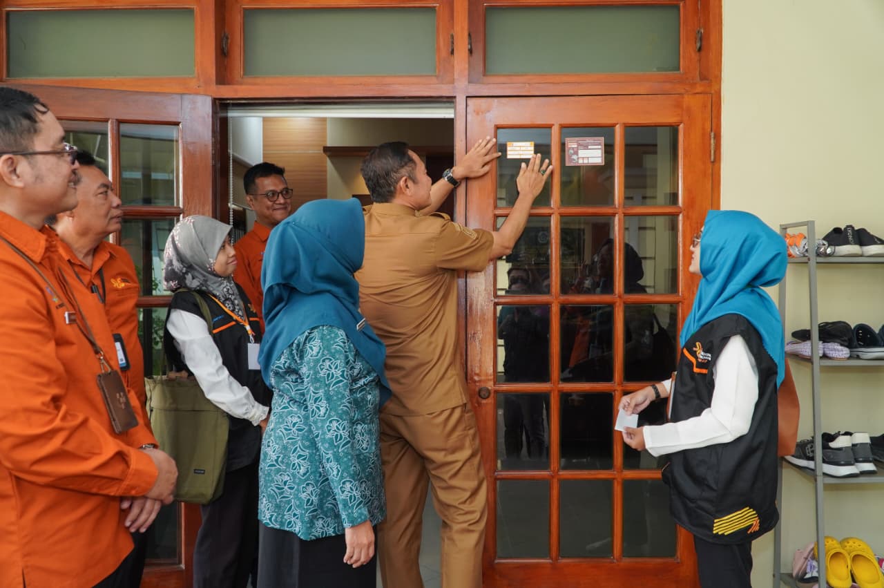 Bupati Lamongan Yuhronur Efendi mencanangkan Sensus Ekonomi 2026, Senin (15/6/2026). Foto: Tugusatu/Ahmad Yakub/ist